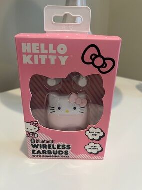 Hello Kitty Pink and White Bluetooth Earbuds with Character Charging Case